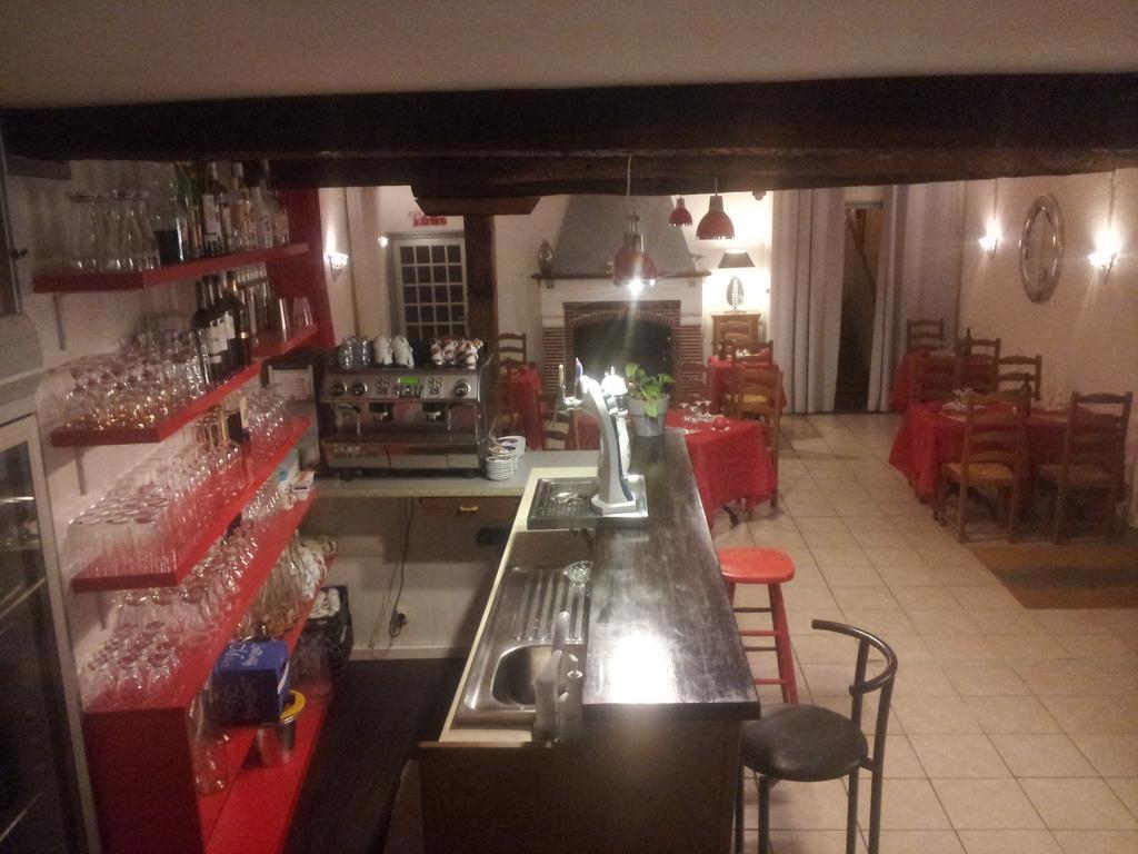 Hotel Restaurant Henri IV Eauze Exteriör bild