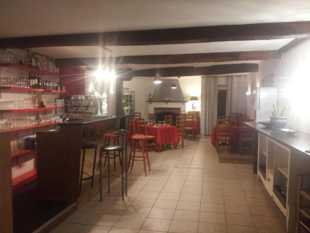 Hotel Restaurant Henri IV Eauze Exteriör bild