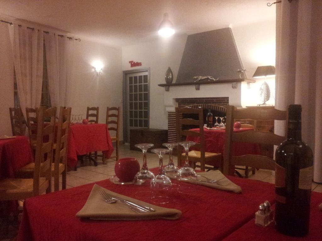 Hotel Restaurant Henri IV Eauze Exteriör bild